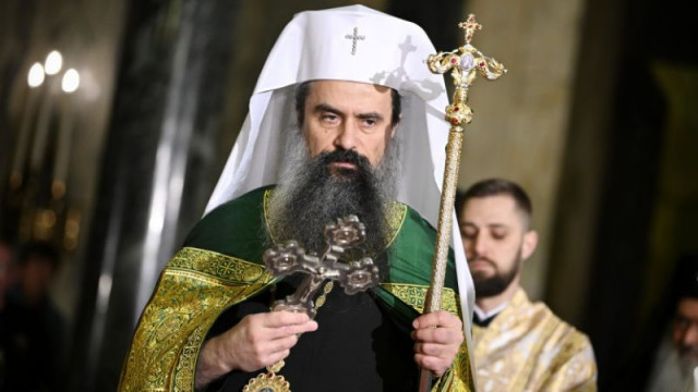 Йерусалимският патриарх обеща да не се прекъсват богослуженията по време на Страстната седмица